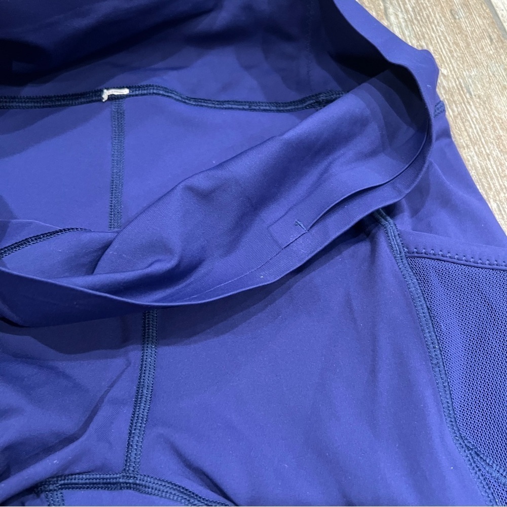 Lululemon Athletica | Mesh Capri Leggings Size 6 With Pockets - Picture 4 of 8